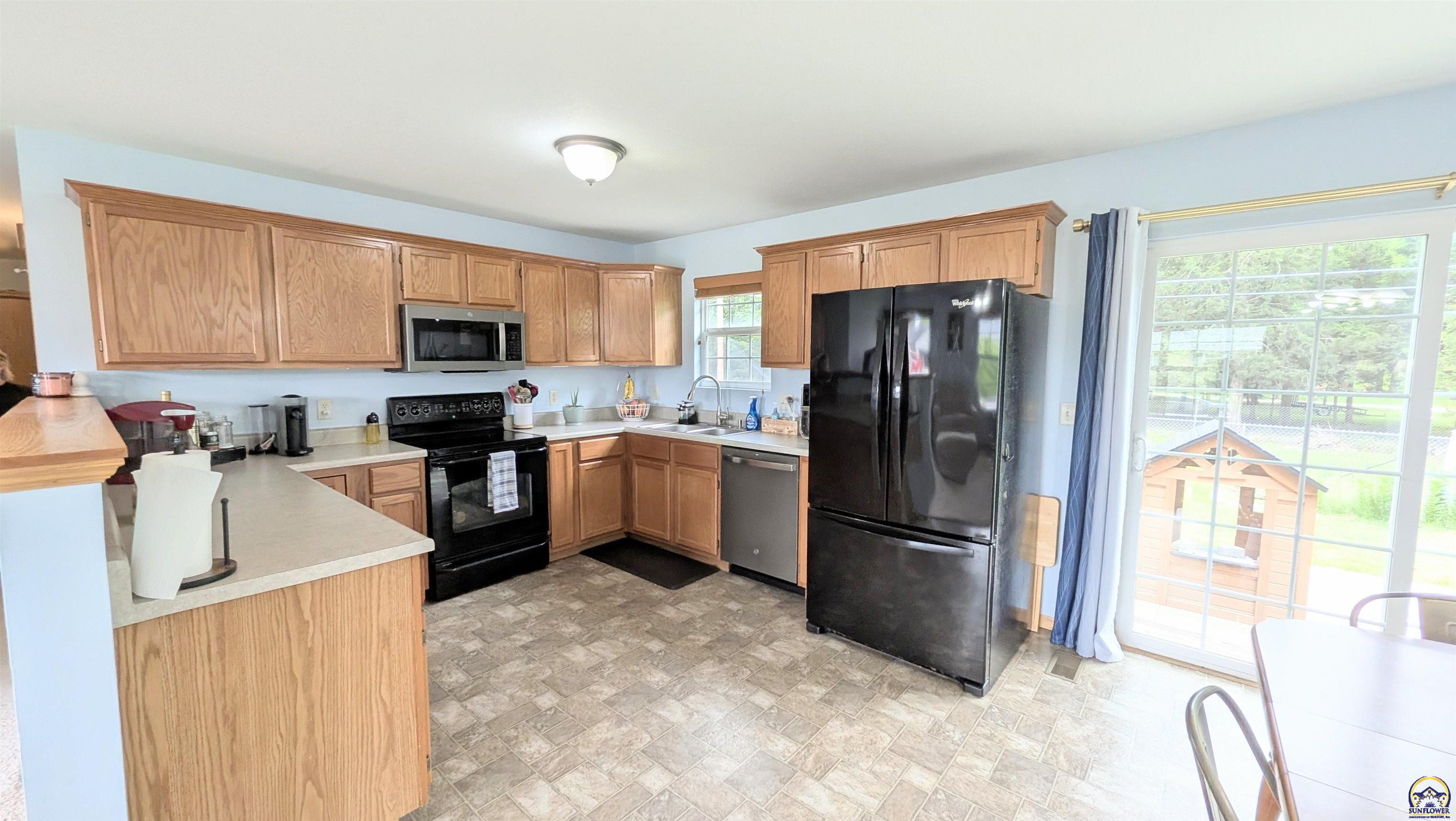 1223 Riley Avenue Emporia, KS 66801 - Photo 22 of 43