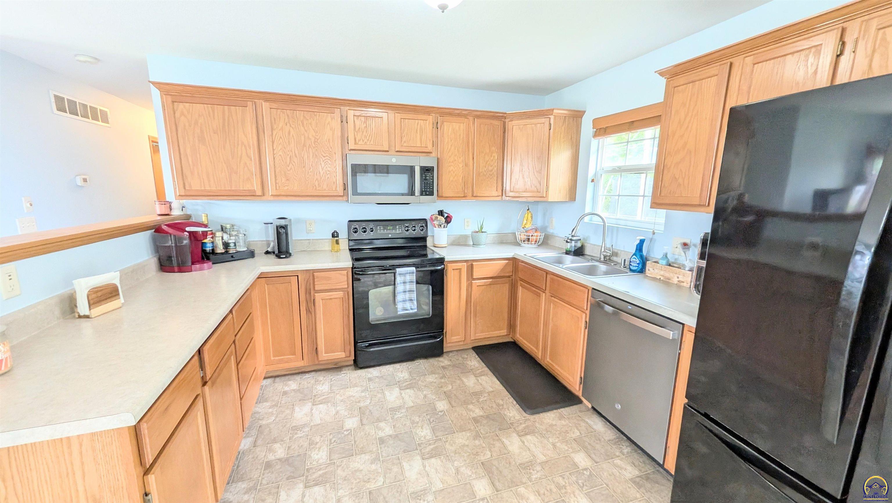 1223 Riley Avenue Emporia, KS 66801 - Photo 23 of 43