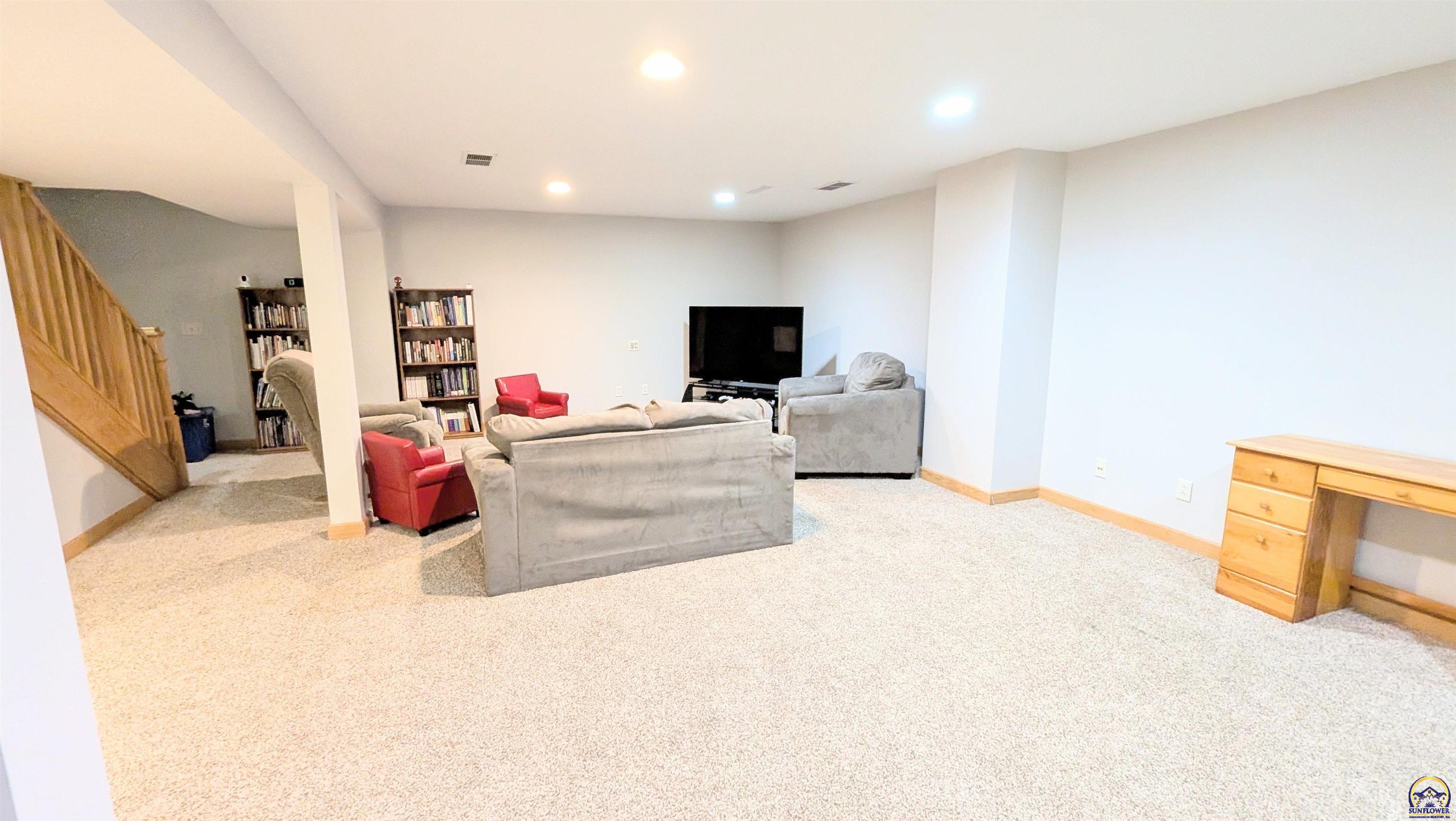 1223 Riley Avenue Emporia, KS 66801 - Photo 37 of 43