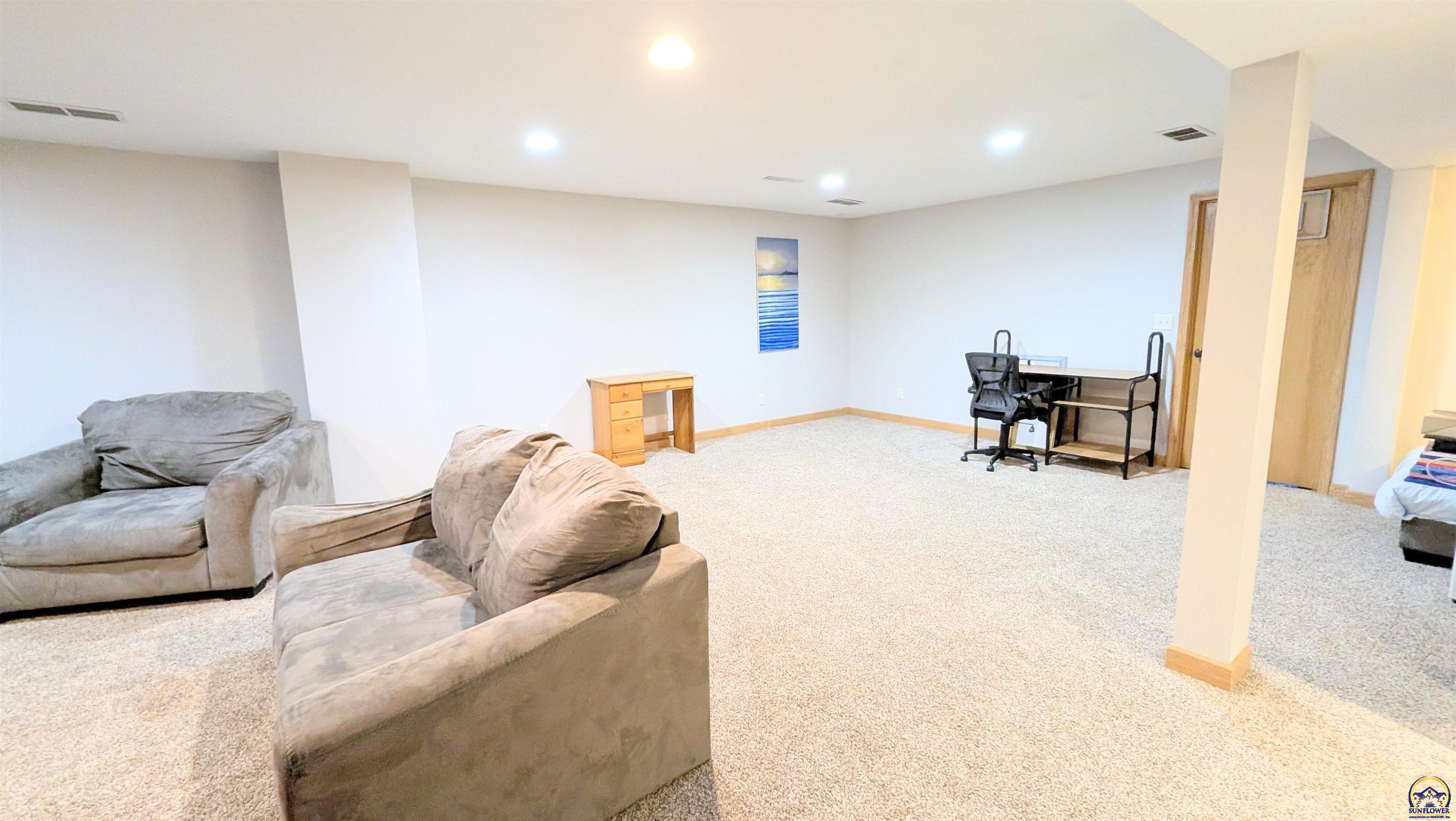 1223 Riley Avenue Emporia, KS 66801 - Photo 40 of 43