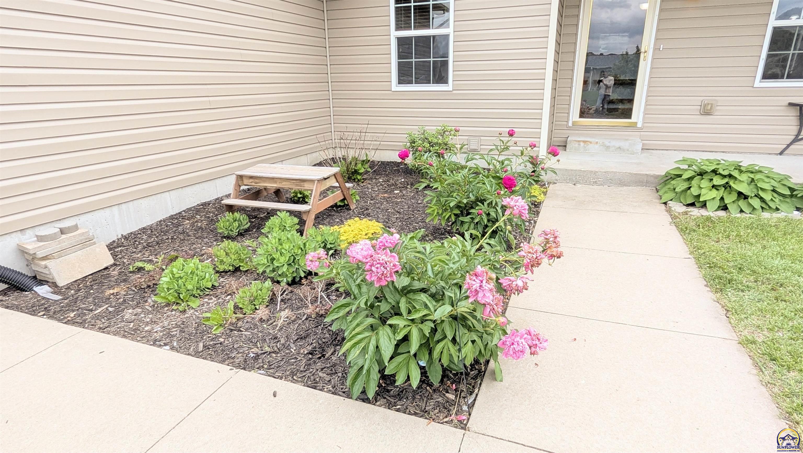 1223 Riley Avenue Emporia, KS 66801 - Photo 7 of 43