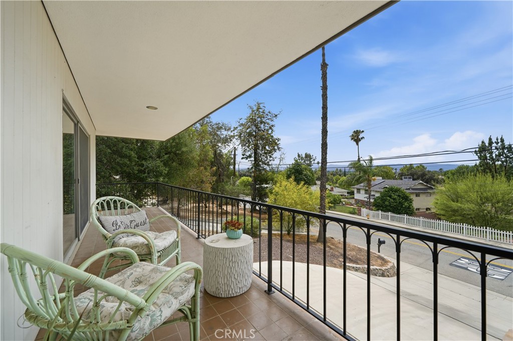 6060 Pachappa Drive Riverside, CA 92506 - Photo 5 of 46 VIEWS VIEWS VIEWS