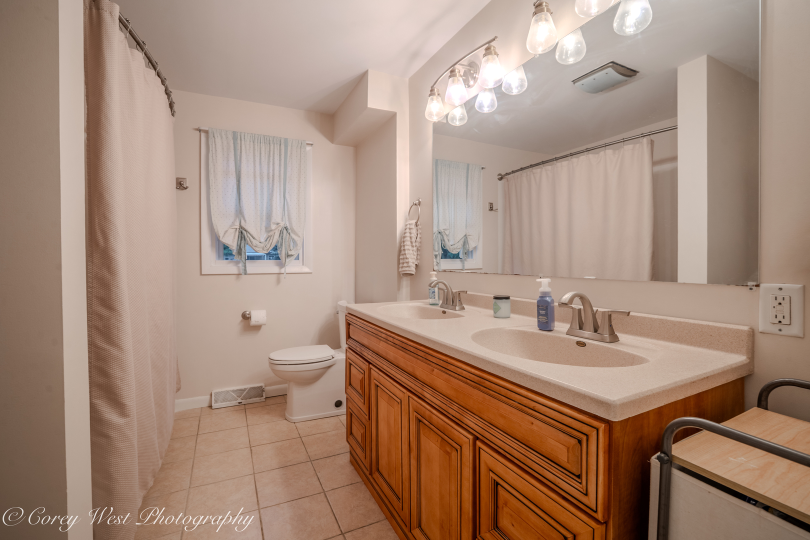 220 Swanson Road Sycamore, IL 60178 - Photo 11 of 23