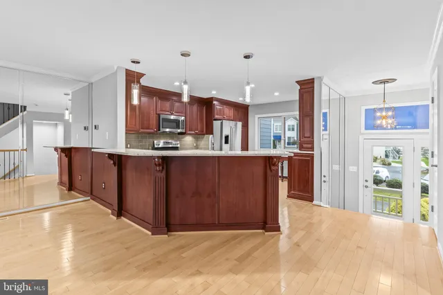 a view of an entryway of the house