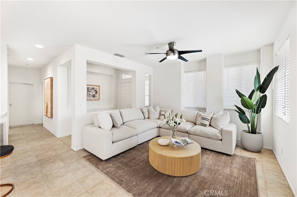 14 Lilac Irvine, CA 92618 - Photo 5 of 33