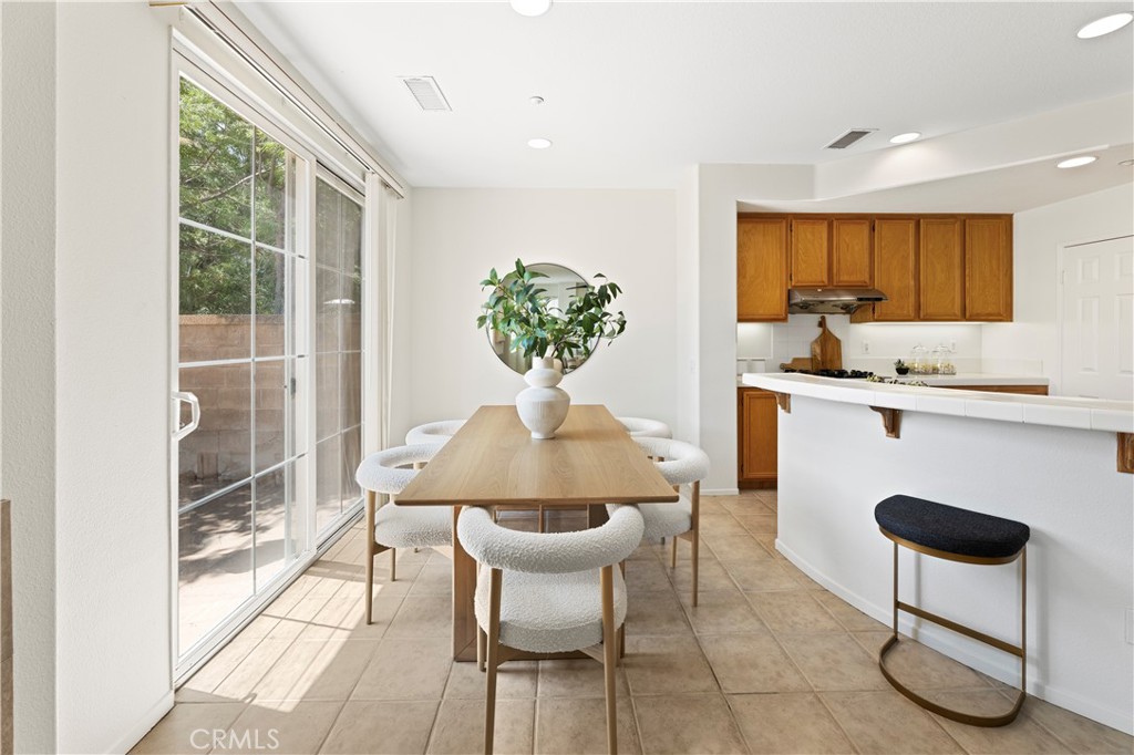 14 Lilac Irvine, CA 92618 - Photo 6 of 33