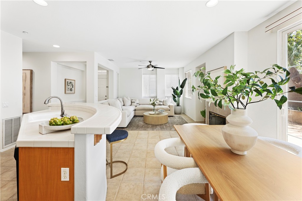 14 Lilac Irvine, CA 92618 - Photo 7 of 33