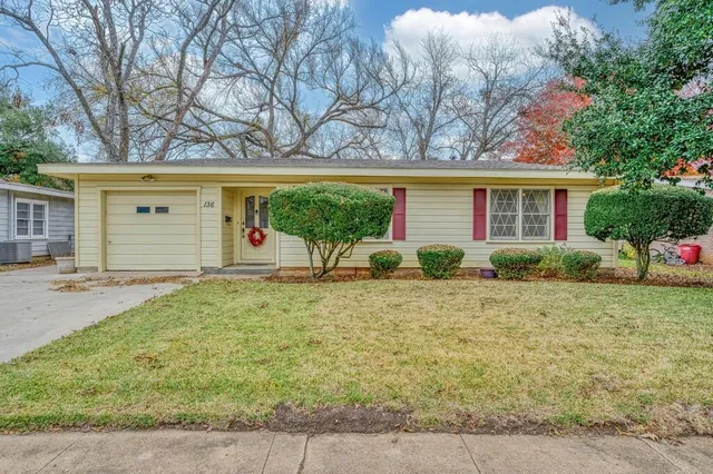 $220,000 | 136 Bowie Street, McGregor, TX 76657
