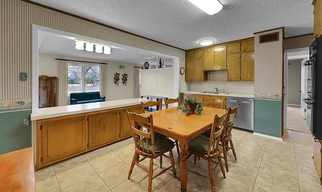 $220,000 | 136 Bowie Street, McGregor, TX 76657