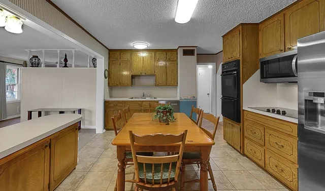 $220,000 | 136 Bowie Street, McGregor, TX 76657