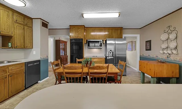 $220,000 | 136 Bowie Street, McGregor, TX 76657