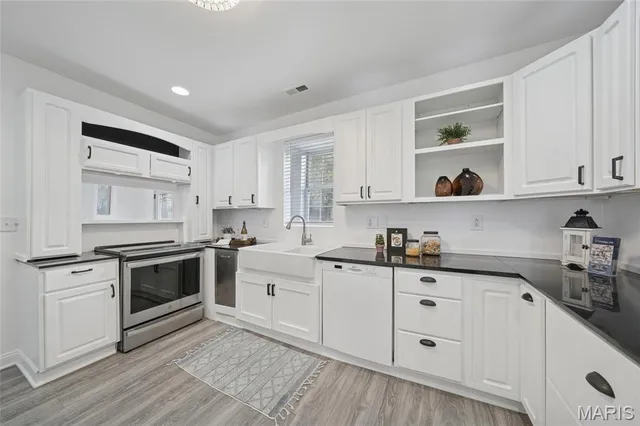 $215,000 | 510 Holly Hills Avenue, St. Louis, MO 63111