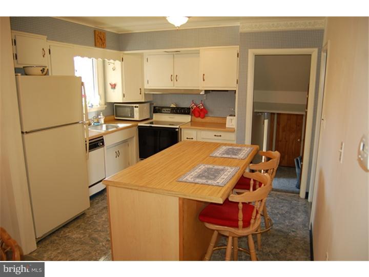1002 Piper Road Wilmington, DE 19803 - Photo 2 of 16 Kitchen