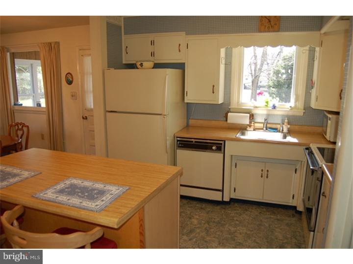 1002 Piper Road Wilmington, DE 19803 - Photo 3 of 16 Kitchen