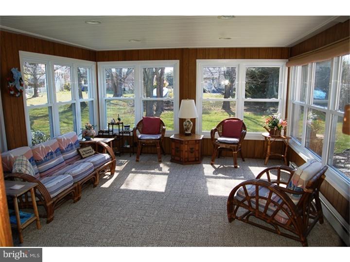 1002 Piper Road Wilmington, DE 19803 - Photo 9 of 16 Sun Room