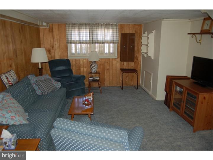 1002 Piper Road Wilmington, DE 19803 - Photo 10 of 16 Family Room