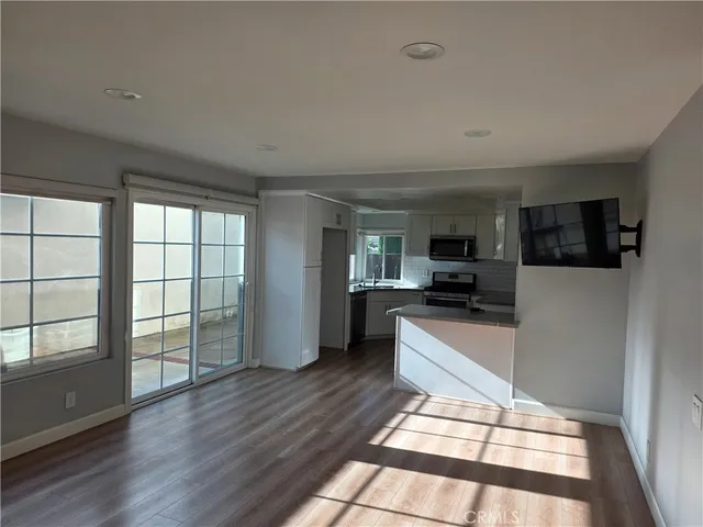 $4,950 | 11 Charleston, Irvine, CA 92620