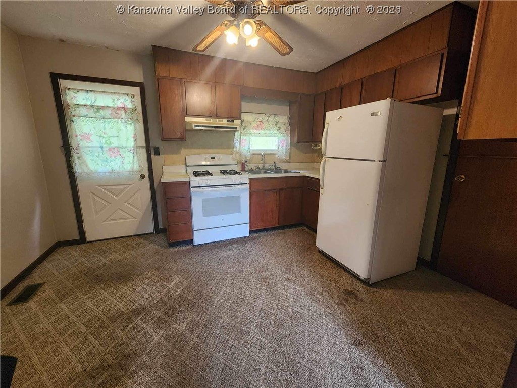 5203 Elk River Road North Elkview, WV 25071 - Photo 4 of 13 Gallery Image 4