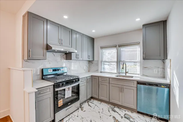 $2,800 | 385 Pierson Avenue, Unit 1, Edison, NJ 08837