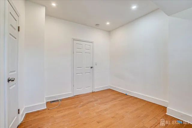 $2,800 | 385 Pierson Avenue, Unit 1, Edison, NJ 08837