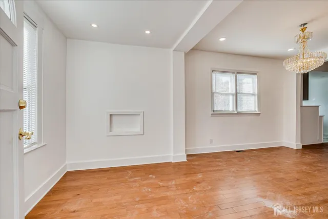 $2,800 | 385 Pierson Avenue, Unit 1, Edison, NJ 08837