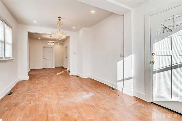 $2,800 | 385 Pierson Avenue, Unit 1, Edison, NJ 08837