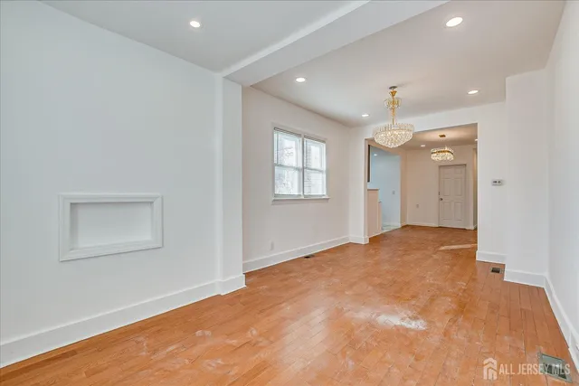 $2,800 | 385 Pierson Avenue, Unit 1, Edison, NJ 08837