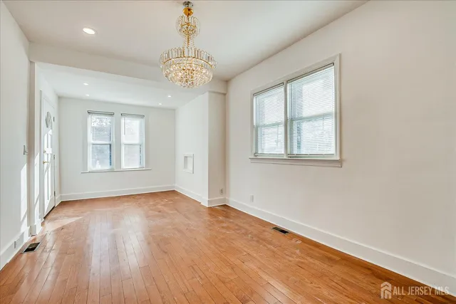 $2,800 | 385 Pierson Avenue, Unit 1, Edison, NJ 08837