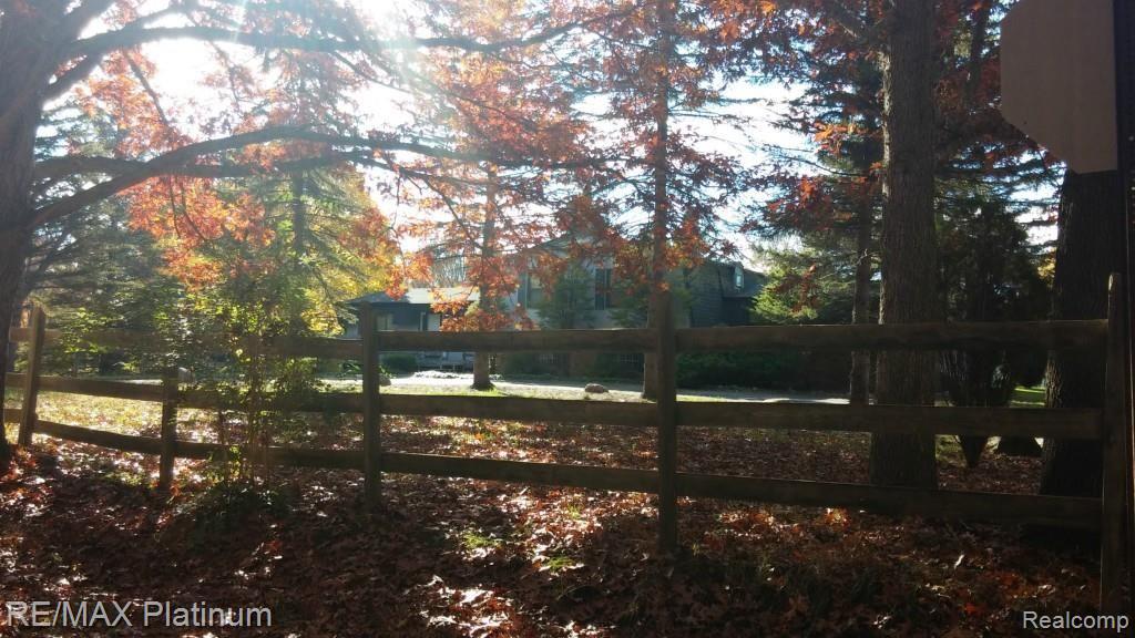 696 South Garner Road Milford, MI 48380 - Photo 2 of 15 1022141530a.jpg
