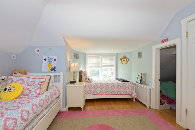 268 Ridge Avenue Winnetka, IL 60093 - Photo 17 of 26 a bedroom with two beds and painted walls