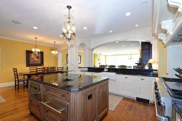 268 Ridge Avenue Winnetka, IL 60093 - Photo 8 of 26 a kitchen with lots of counter top space