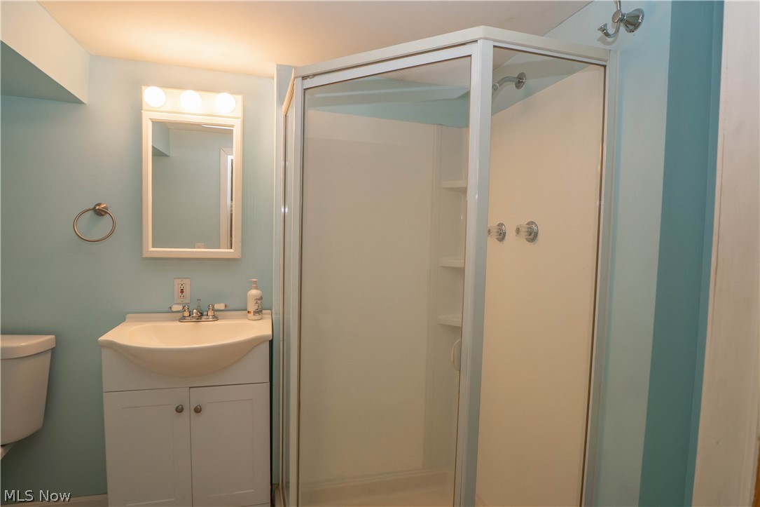 160 Everhard Road Southwest North Canton, OH 44709 - Photo 30 of 40 Full Bathroom