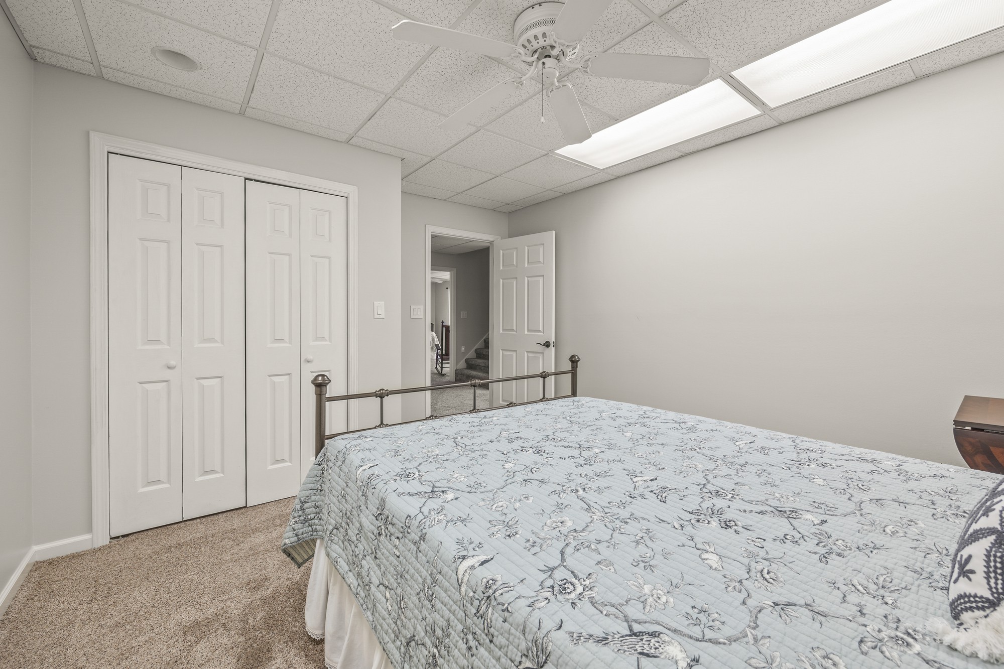 998 Highland Trail Sparta, TN 38583 - Photo 18 of 43 a bedroom with a bed and a window