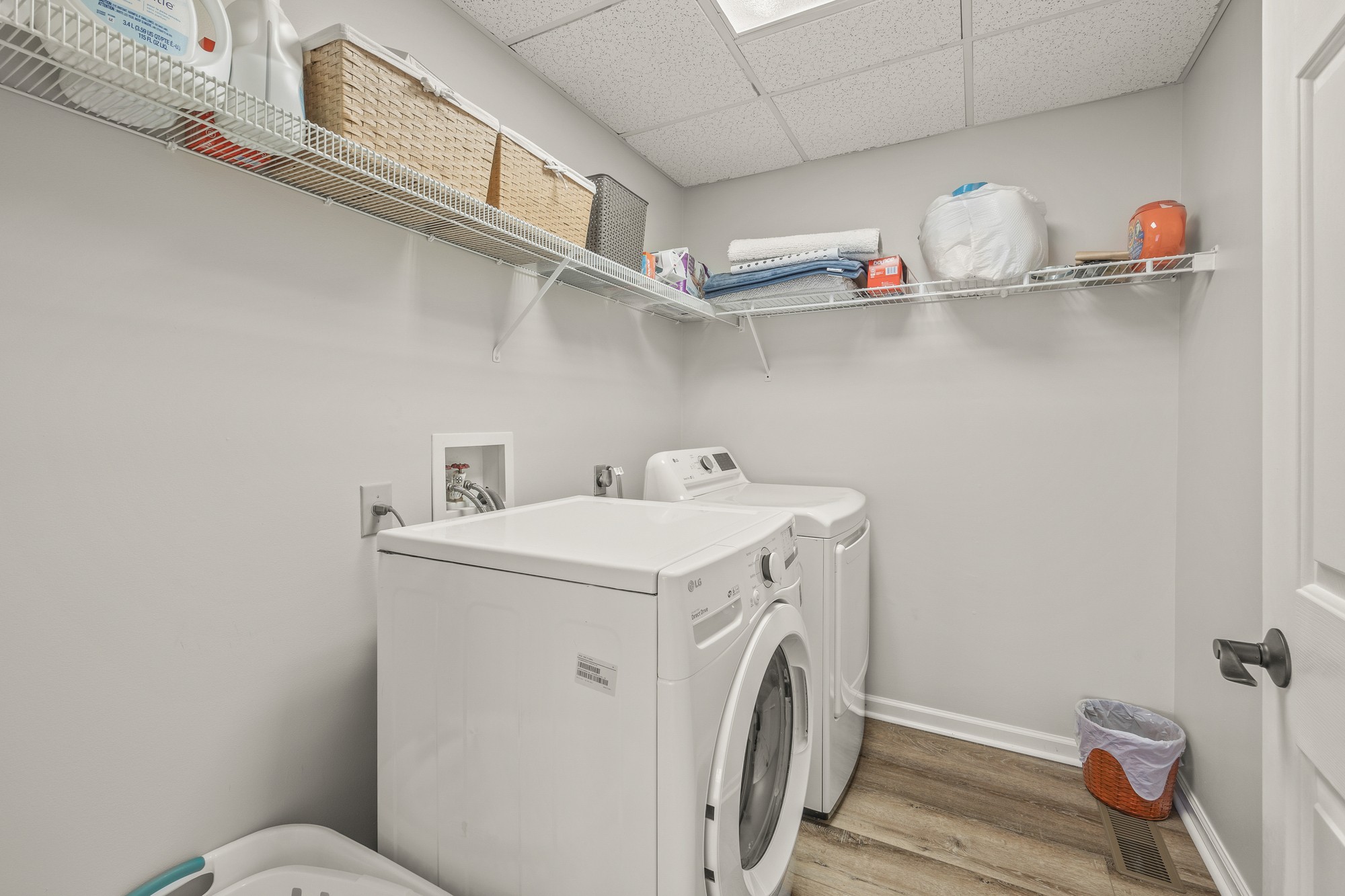 998 Highland Trail Sparta, TN 38583 - Photo 21 of 43 a utility room with dryer and washer