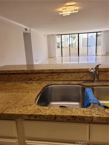 $7,500 | 10660 Wilshire Boulevard, Unit 309, Los Angeles, CA 90024