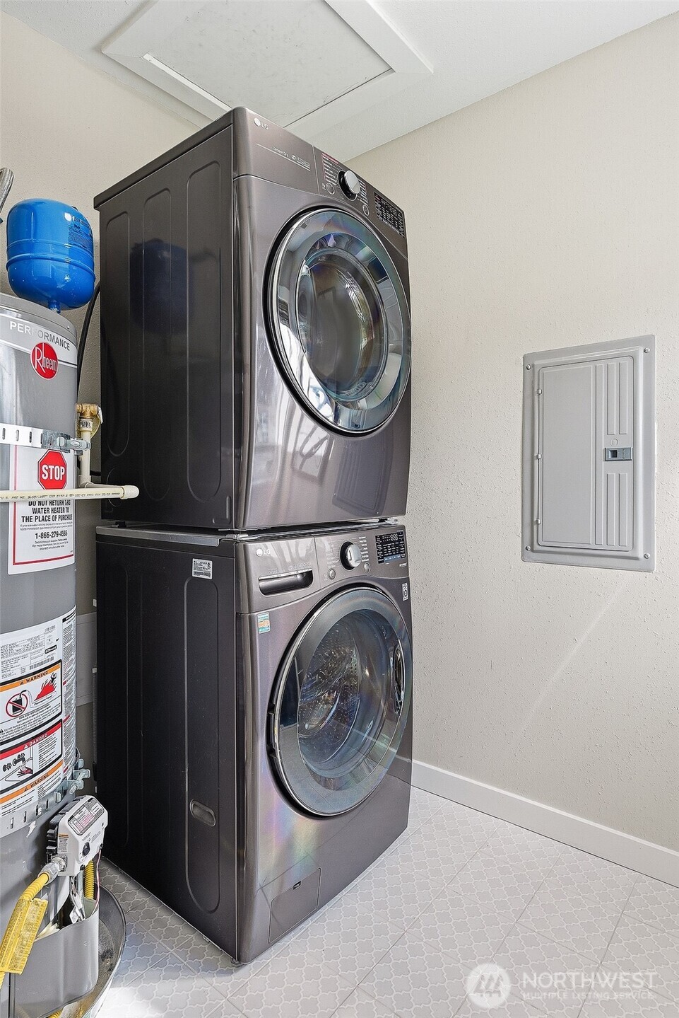 18824 80th Avenue West Edmonds, WA 98026 - Photo 19 of 35 a utility room with dryer and washer