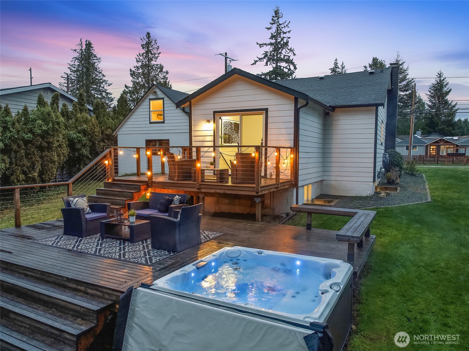 18824 80th Avenue West Edmonds, WA 98026 - Photo 34 of 35 a front view of a house with garden