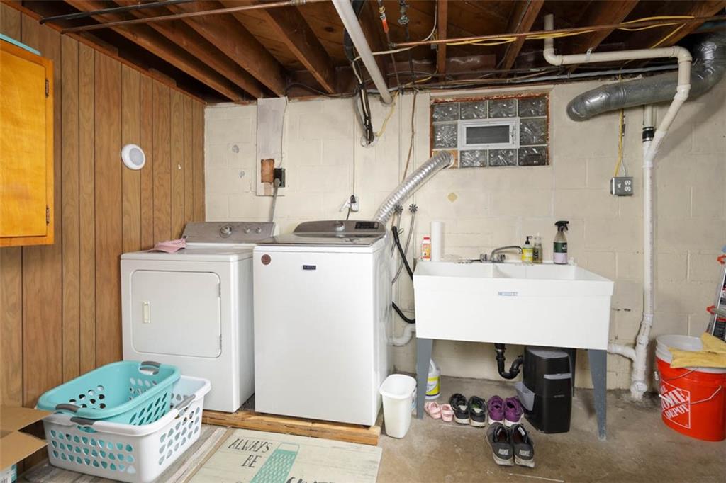 16 Grace Road Scottdale, PA 15683 - Photo 34 of 42 Laundry room