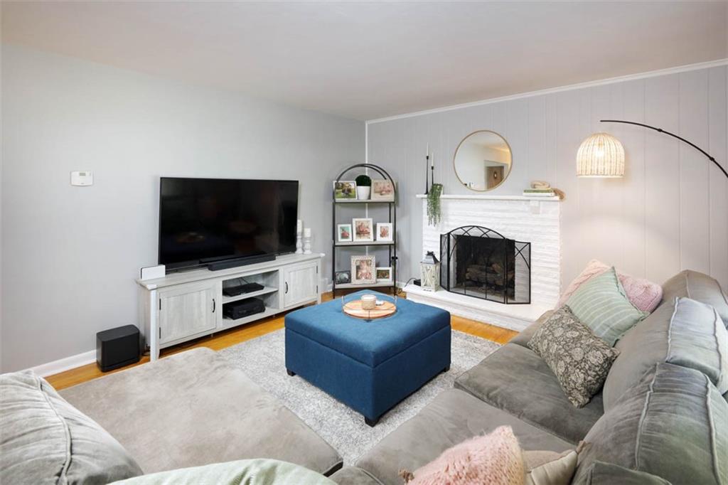 16 Grace Road Scottdale, PA 15683 - Photo 6 of 42 Living room with gas fireplace