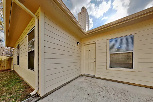 $1,825 | 2200 Jefferson Crossing Drive, Conroe, TX 77304