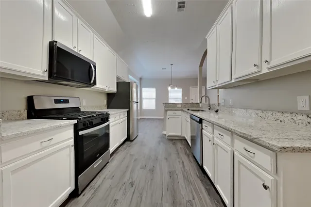 $1,825 | 2200 Jefferson Crossing Drive, Conroe, TX 77304