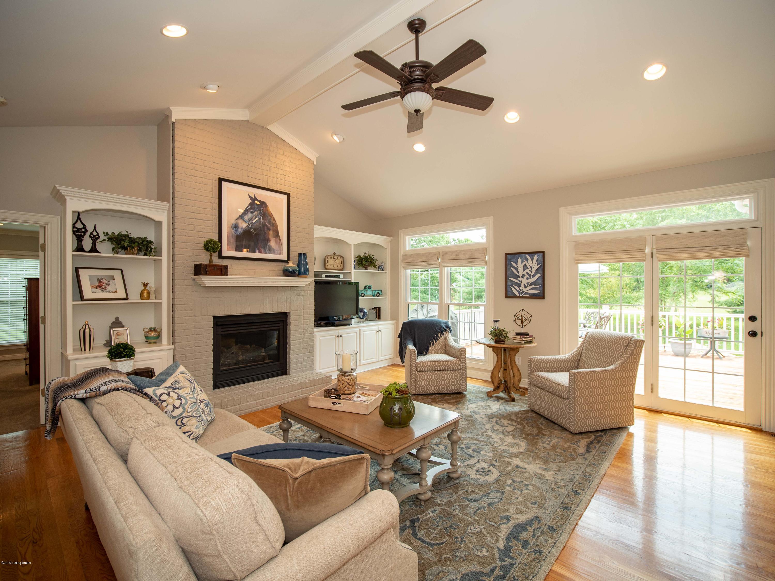 9906 Fairmount Road Louisville, KY 40291 - Photo 20 of 52 Great Room