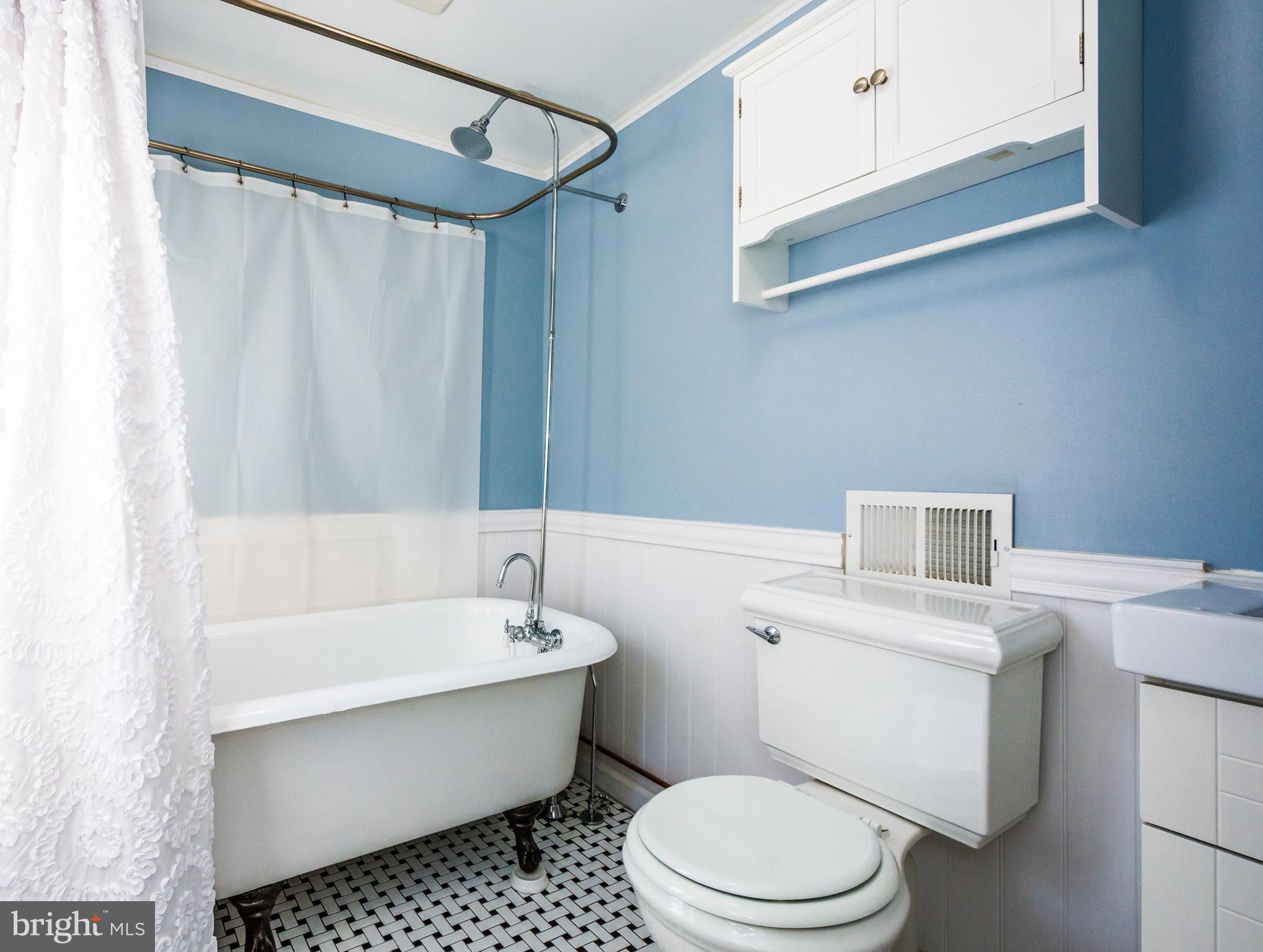 1443 Decatur Street Baltimore, MD 21230 - Photo 15 of 38 Main Level Full Bath