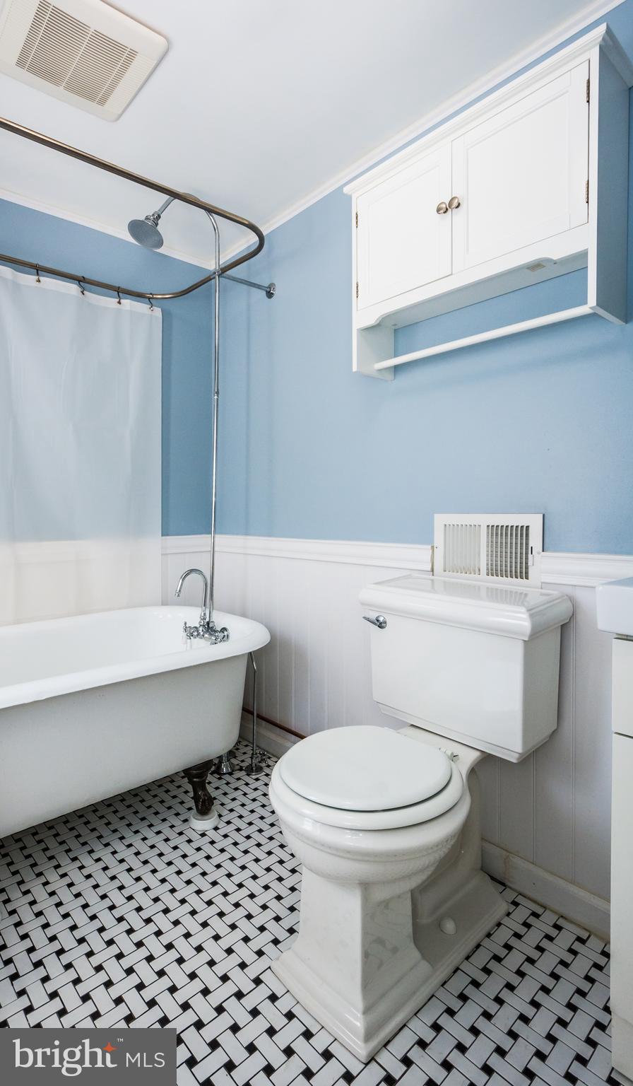 1443 Decatur Street Baltimore, MD 21230 - Photo 17 of 38 Refinished Claw Foot Tub