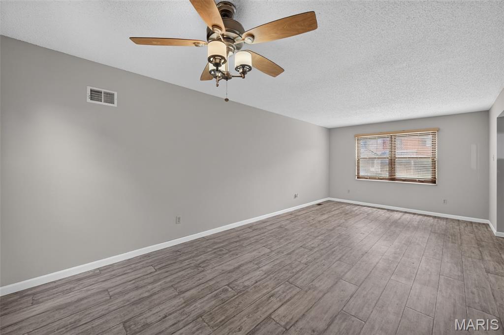2358 Hidden Meadow Lane Ballwin, MO 63021 - Photo 10 of 44