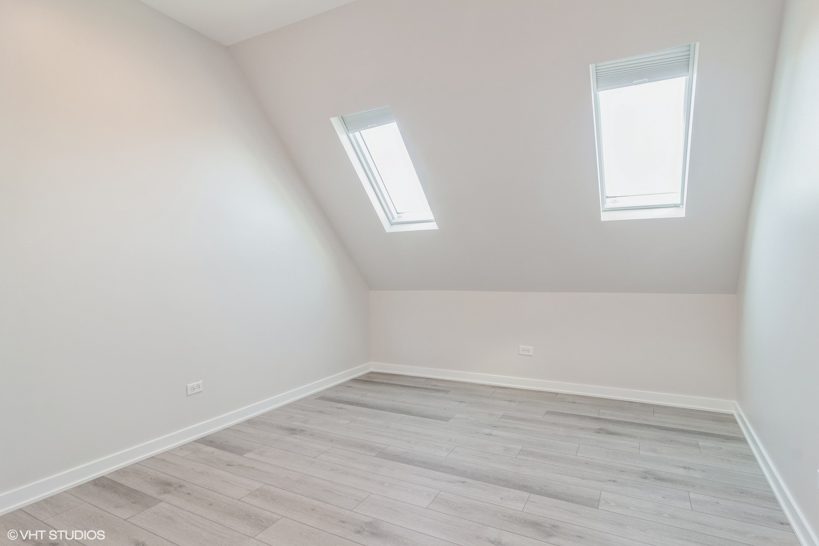 2909 North Ridgeway Avenue Chicago, IL 60618 - Photo 24 of 46