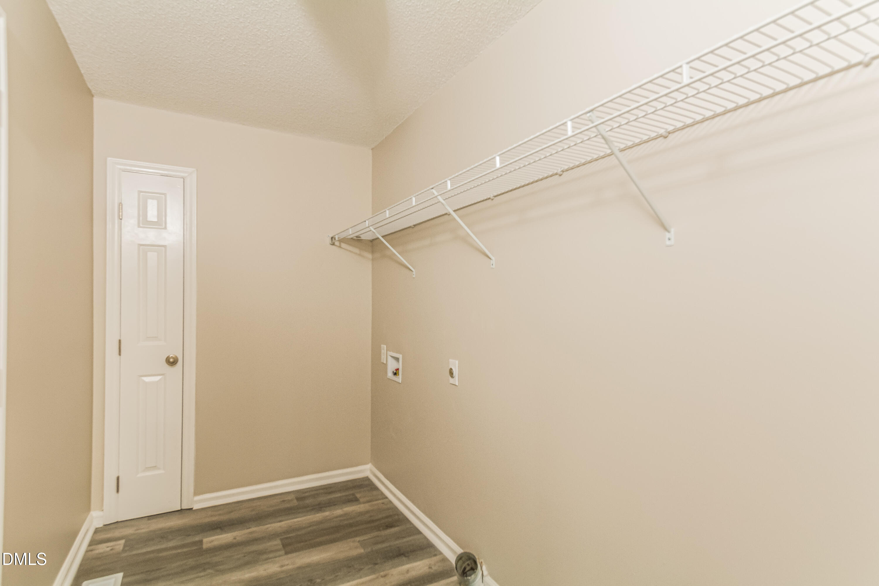 617 Bartlett Road Fuquay-Varina, NC 27526 - Photo 9 of 16 a view of small space