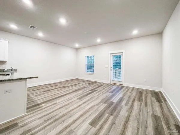 $1,695 | 9455 Nature Crk Lane, Pensacola, FL 32526