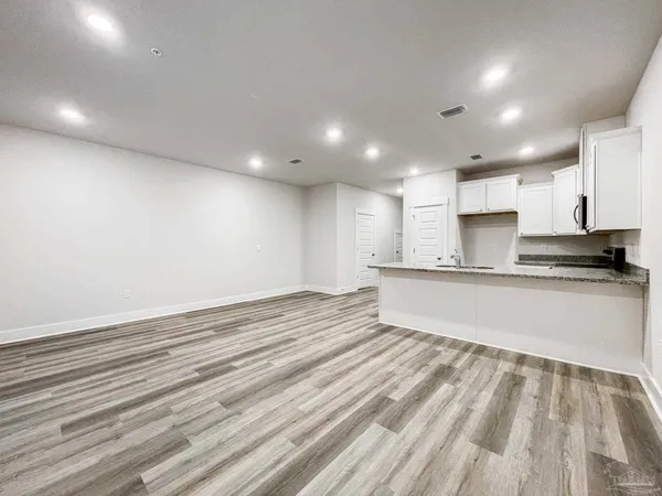 $1,695 | 9455 Nature Crk Lane, Pensacola, FL 32526