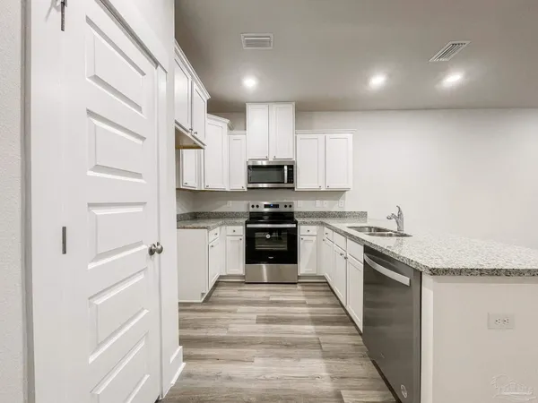 $1,695 | 9455 Nature Crk Lane, Pensacola, FL 32526